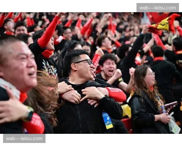 川渝德比时隔十七年再上演 五万八千球迷见证经典对决