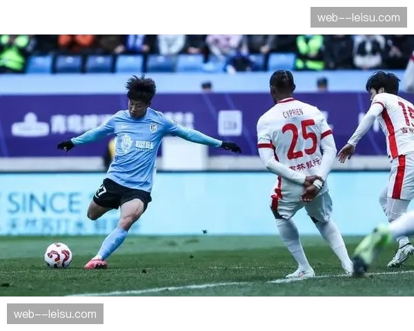 大连英博客场掀翻山东泰山 马莱莱双响展现反击战术执行力